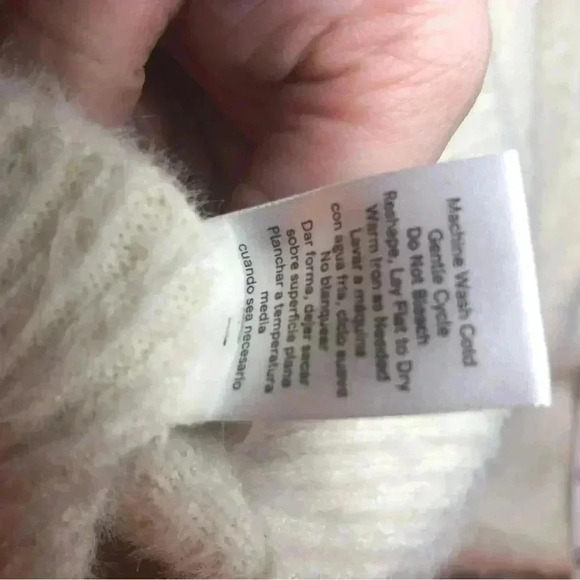 White long sleeve cold shoulder sweater size large - Picture 12 of 16